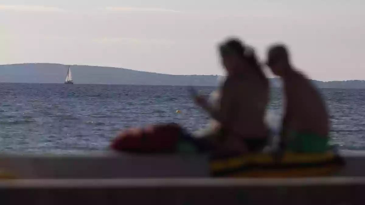 Im Winter ist an der Playa aus Partysicht kaum noch etwas los. - Bild: Clara Margais/dpa