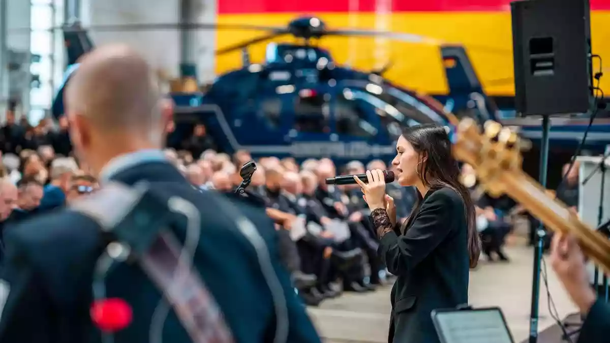 BPOLD 11: Meilenstein im Cockpit des Polizeihubschraubers: Lizenzen an den 45. Ausbildungslehrgang übergeben - Bild: presseportal.de