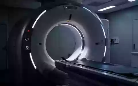 Innenansicht eines hochmodernen Computertomographen in einem klinischen Untersuchungsraum. - Foto: über boerse-global.de