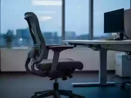 Symbolbild: ergonomischer Bürostuhl am Stehschreibtisch - Foto: über boerse-global.de