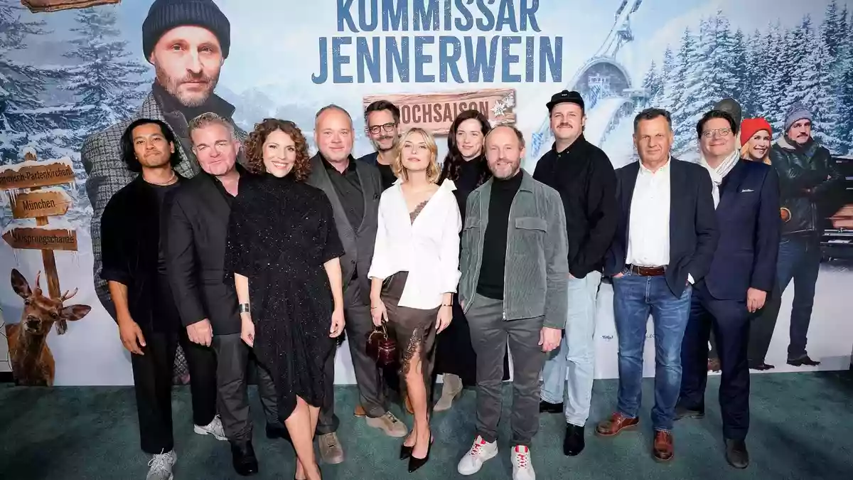 Hochspannend, schwarzhumorig und mörderisch-gut: KOMMISSAR JENNERWEIN - HOCHSAISON feiert Premiere in München / ab 5. November 2026 im Kino! - Bild: presseportal.de