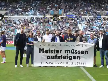 Der Deutsche FuĂball-Bund favorisiert das sogenannte Kompass-Modell, mit dem eine Regionalliga-Reform bewĂ€ltigt werden soll. (Archivbild) - Foto: Fabian Kleer/dpa