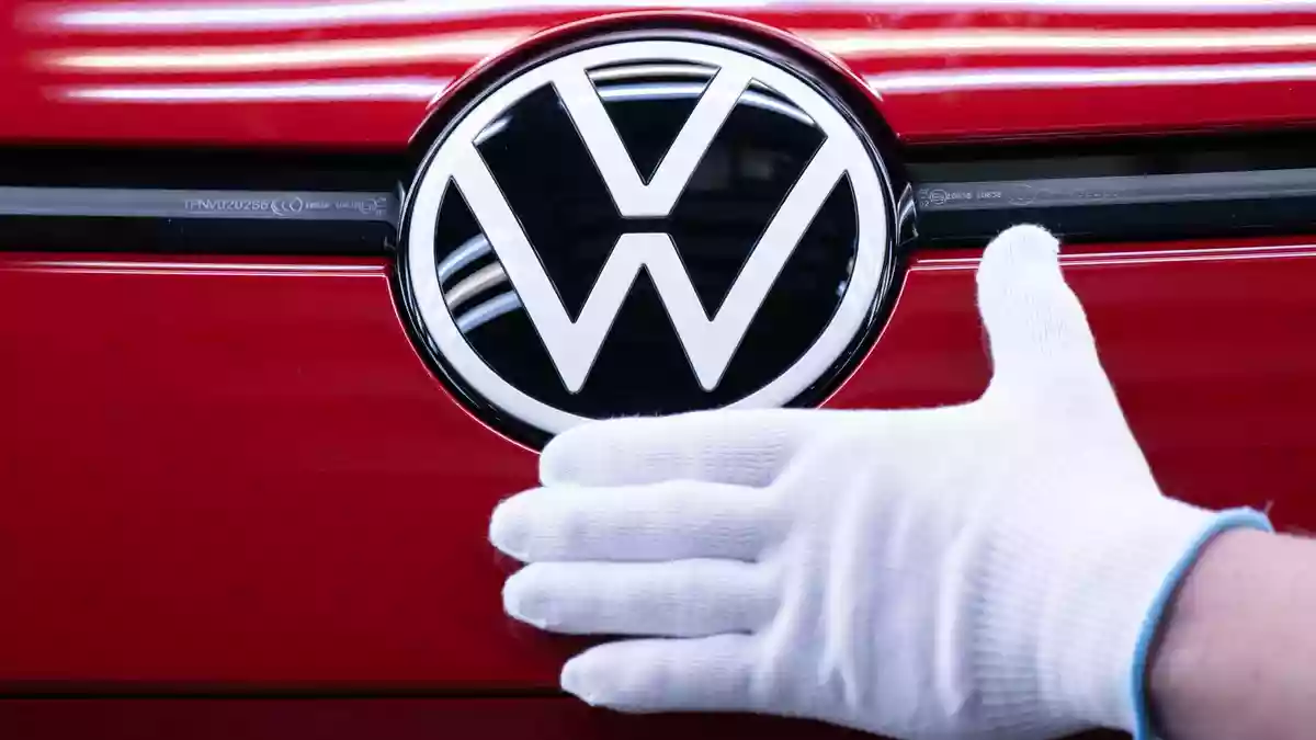 Die IG Metall droht der VW-Führung mit Arbeitskampf. (Archivbild) - Bild: Sebastian Kahnert/dpa