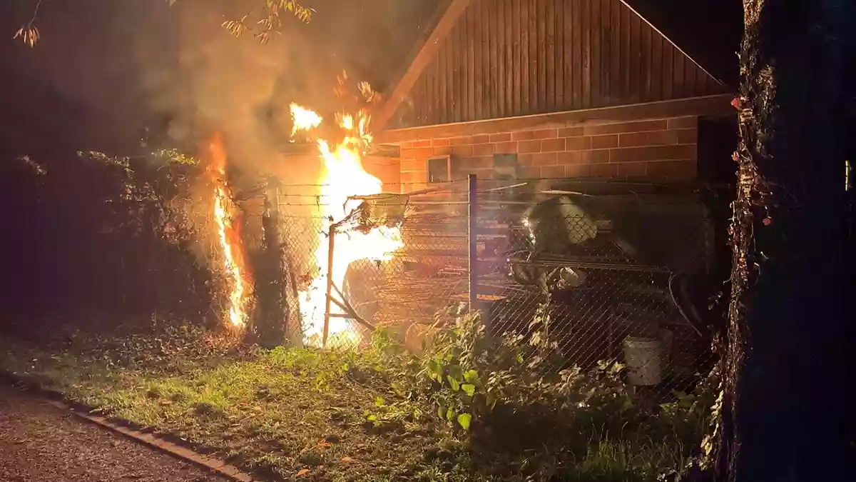 POL-DU: Untermeiderich: Feuer in Kleingartenanlage - Kriminalpolizei sucht Zeugen - Bild: presseportal.de