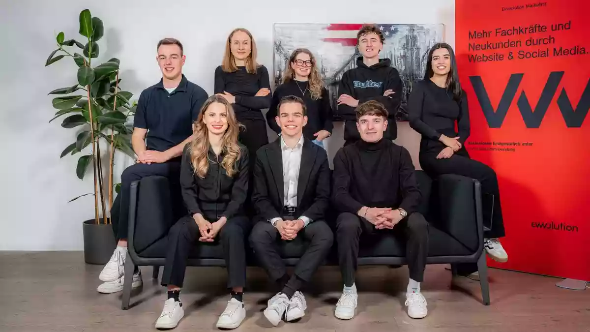 Echte Einblicke statt Floskeln: Simon Wachtler und das Team von Evvvolution wissen, wie Arbeitgeber heute die richtigen Menschen erreichen - Bild: presseportal.de