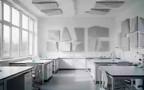 Ein minimalistisch gestalteter, heller Forschungsraum mit klaren Linien und natürlichem Tageslicht ohne sichtbare Geräte. - Foto: über boerse-global.de