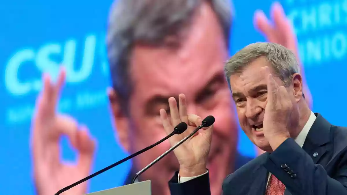 Markus Söder hält auf dem CSU-Parteitag eine kämpferische Rede. - Bild: Peter Kneffel/dpa