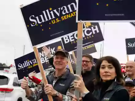 Bei der Vorwahl in Alaska traten gleich zwei Republikaner namens Sullivan an. (Archivbild) - Foto: Mark Thiessen/AP/dpa