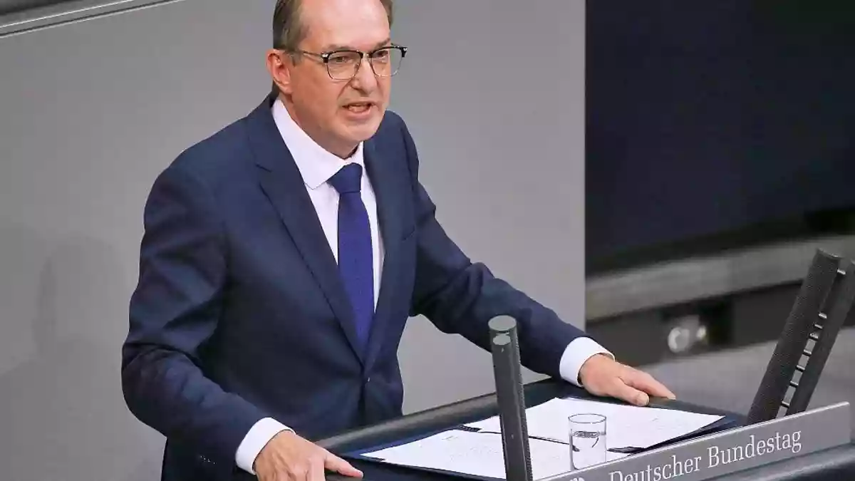 Dobrindt befürchtet Sicherheitsrisiko durch Rot-Grün-Rot