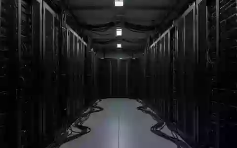 Ein minimalistischer, hochsicherer Serverraum mit industriellen Server-Racks in einer isolierten, fensterlosen Umgebung. - Foto: über boerse-global.de