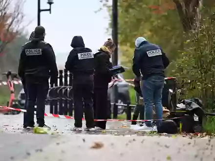 Bei dem Angriff wurde ein Mensch getötet und fünf weitere verletzt. - Foto: Emma Da Silva/AP/dpa