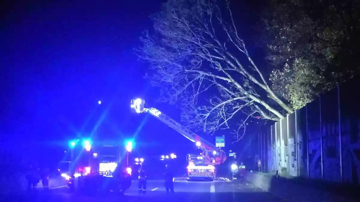 FW-RS: Sturmtief sorgt für zahlreiche Feuerwehreinsätze in Remscheid - Bild: presseportal.de