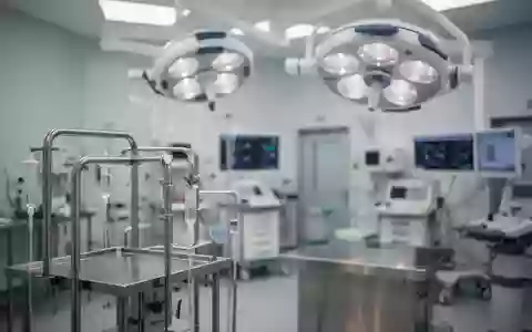 Steriler Operationssaal mit medizinischen Geräten zur Herzbehandlung in einer Klinik. - Foto: über boerse-global.de