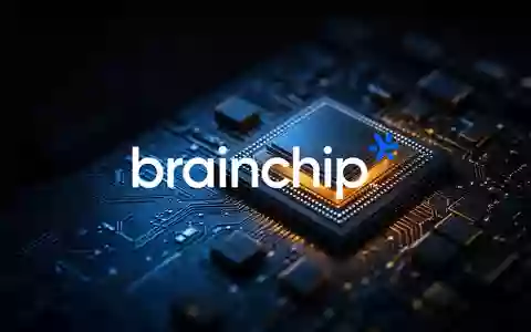 Abstrakte Nahaufnahme eines hochmodernen Mikrochips auf einer Leiterplatte in bläulicher, technischer Beleuchtung. - Foto: über boerse-global.de
