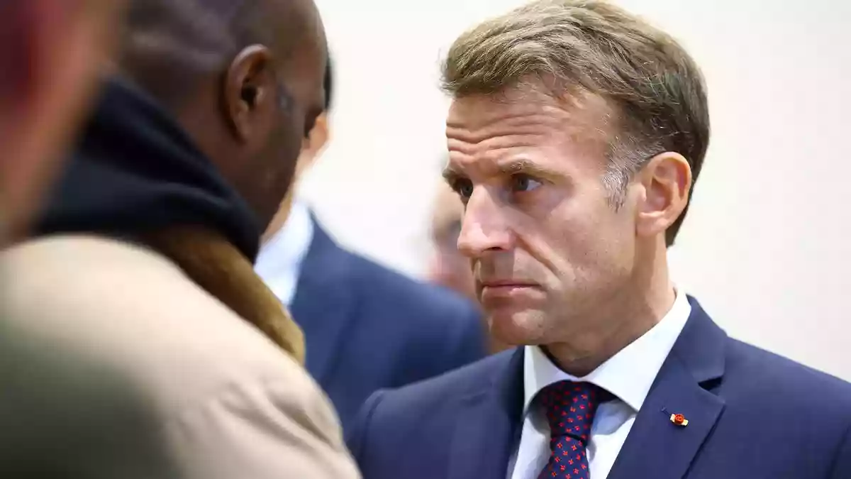 Ein rassistischer Terroranschlag erschüttert Frankreich mitten in der wegen der teils gewalttätigen Sozialproteste bereits angespannten Lage. - Bild: Hannah McKay/Reuters Pool Photo/AP/dpa