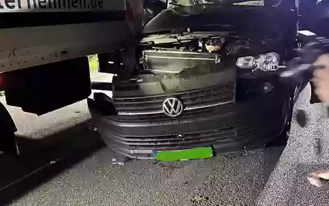 FW Paderborn: Verkehrsunfall auf der B64 - Foto: presseportal.de