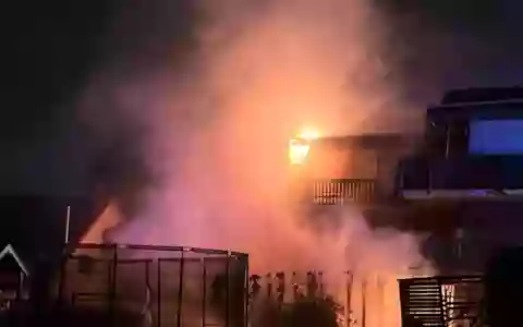 FW Bad Oeynhausen: Wohnhausbrand - Menschenleben in Gefahr - Foto: presseportal.de