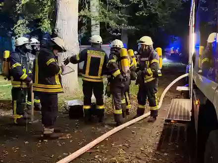 FW-ROW: Realitätsnahe Alarmübung fordert Feuerwehr und Rettungsdienst - Foto: presseportal.de