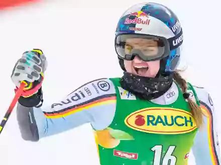 Gilt als Anwärterin auf den Gesamtweltcup: Emma Aicher. - Foto: Expa/ Johann Groder/APA/dpa