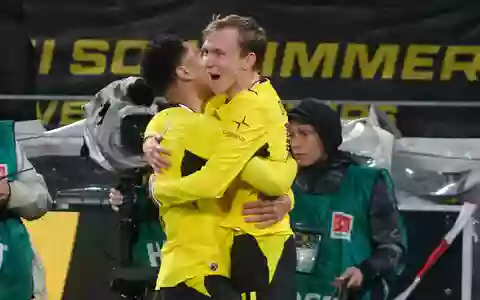 Schoss das späte Siegtor für Borussia Dortmund: Joker Maximilian Beier.  - Foto: Bernd Thissen/dpa