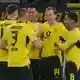 Maximilian Beier (2.v.r.) schoss das Siegtor für den BVB. - Bild: Bernd Thissen/dpa