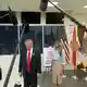 Trump hat vorab gewählt.  - Bild: Mark Schiefelbein/AP/dpa