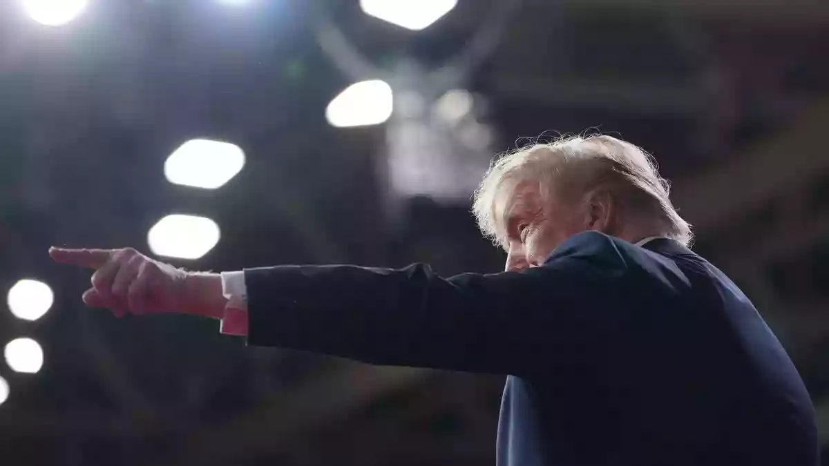 Laut Audi entsteht das erste Werk in den USA. Die Ankündigung dafür kam während einer Wahlkampfveranstaltung von US-Präsident Trump. - Bild: Mark Schiefelbein/AP/dpa