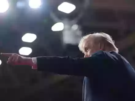 Laut Audi entsteht das erste Werk in den USA. Die Ankündigung dafür kam während einer Wahlkampfveranstaltung von US-Präsident Trump. - Foto: Mark Schiefelbein/AP/dpa