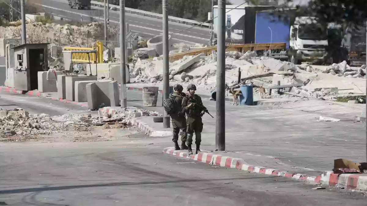 Israels Armee führt im besetzten Westjordanland nach eigenen Angaben Anti-Terroreinsätze durch.   - Bild: Mahmoud Illean/AP/dpa