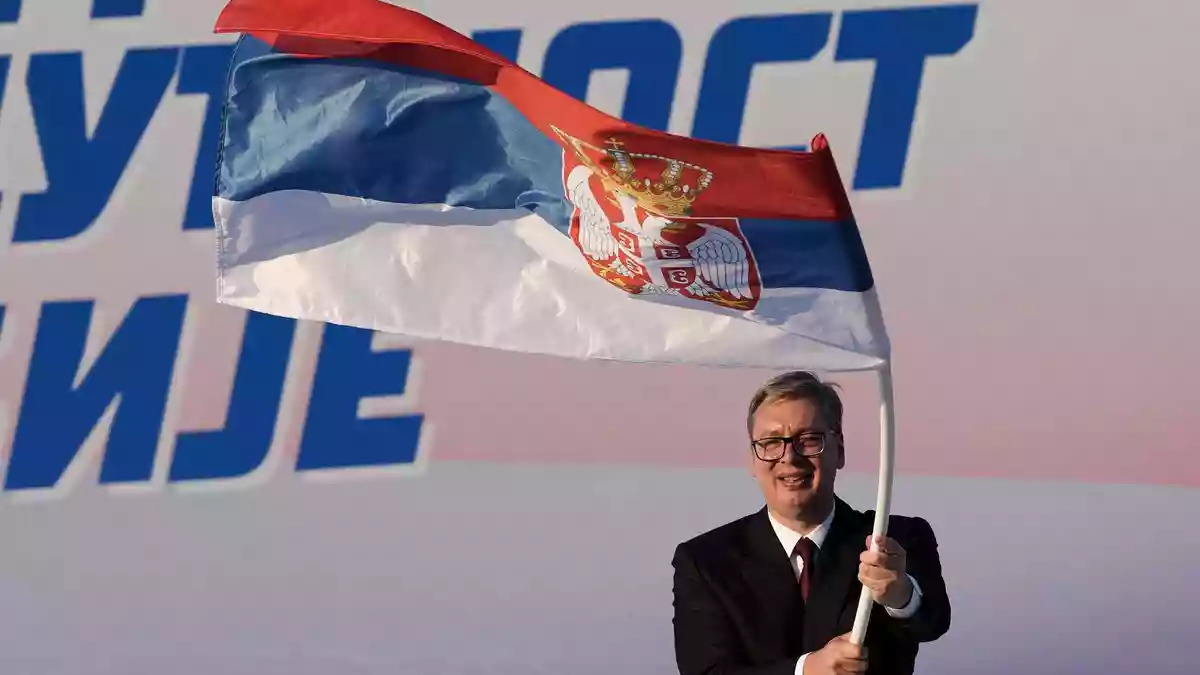 Der Populist Vucic liebäugelt mit Russland und China, dient sich aber auch westlichen Wirtschaftsinteressen an. (Archivbild)  - Bild: Darko Vojinovic/AP/dpa