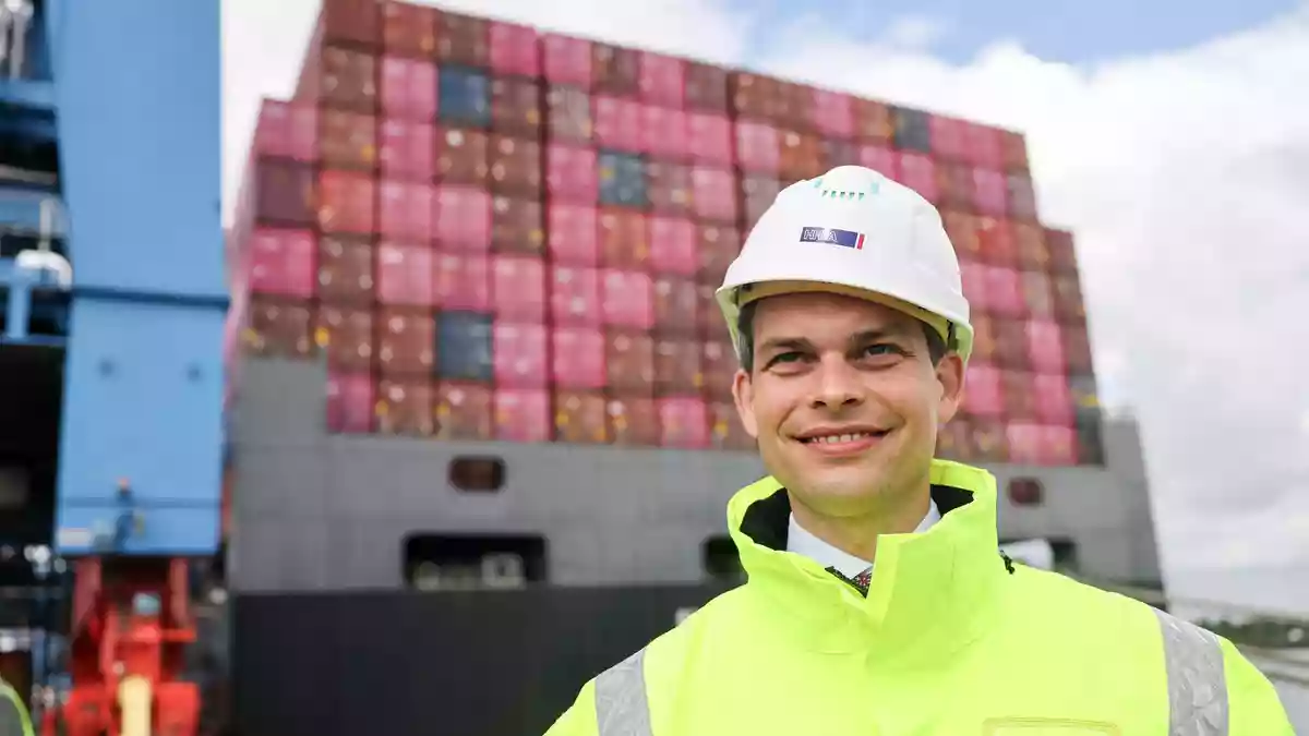 Der Hamburger CDU-Abgeordnete will eine Einigung zwischen Bund und Ländern zur Hafen-Finanzierung noch in diesem Jahr erreichen. (Archivbild) - Bild: Christian Charisius/dpa