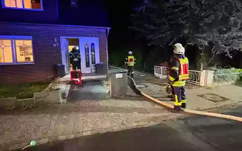 FW-ROW: Küchenbrand in Zeven: Feuerwehr kann schlimmeres verhindern - Foto: presseportal.de