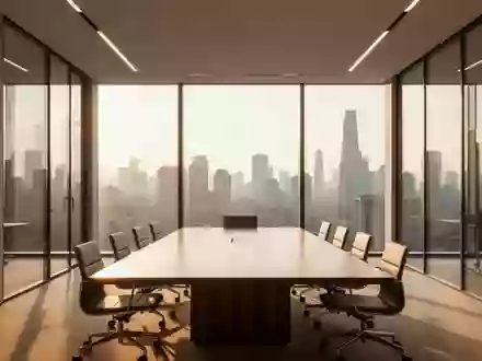 Ein minimalistischer, leerer Konferenzraum mit natürlichem Lichteinfall und moderner Architektur. - Foto: über boerse-global.de