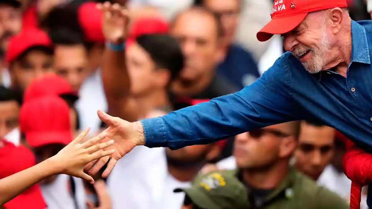 Lula will zum vierten Mal Präsident werden. - Bild: Natacha Pisarenko/AP/dpa