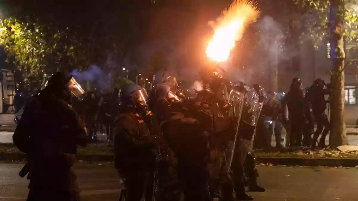 Auch in Italien kam es zu Zusammenstößen. - Bild: Mauro Ujetto/LaPresse/AP/dpa