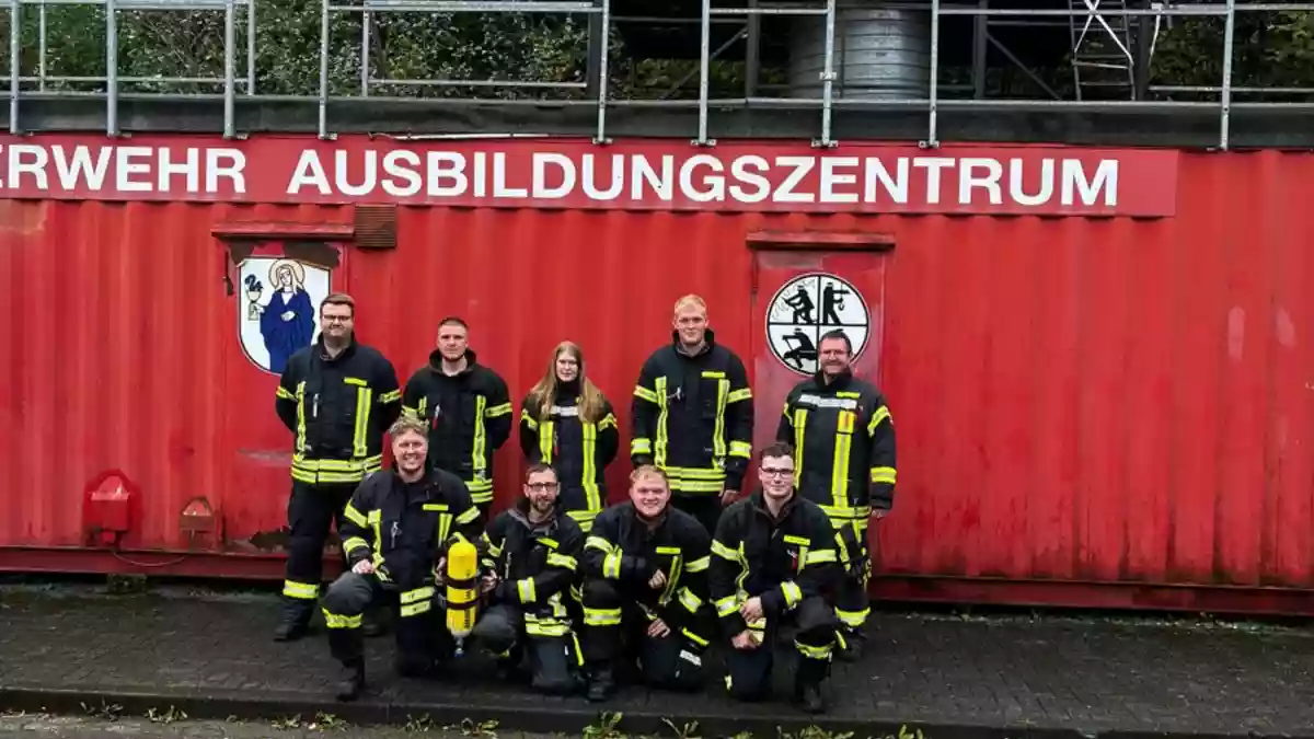 FW-OE: Neue Atemschutzgeräteträger:innen in der Gemeinde Kirchhundem - Bild: presseportal.de