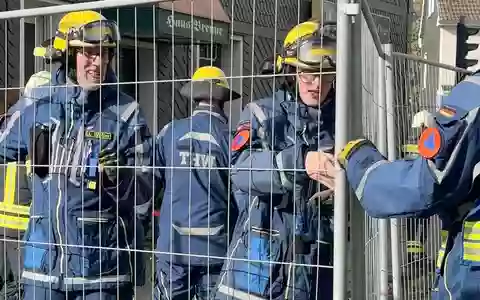 FW-EN: Fachwerk beschädigt / Wohn- und Geschäftshaus an der Mittelstraße nicht mehr bewohnbar - Foto: presseportal.de