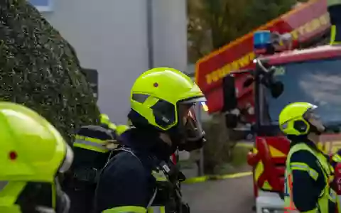 Feuerwehr MTK: Brennende Matratze sorgt für starke Verrauchung in Hattersheim - Foto: presseportal.de