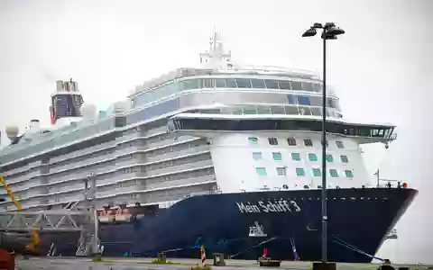 Das Kreuzfahrtschiff «Mein Schiff 3». (Archivbild)  - Foto: Sina Schuldt/dpa