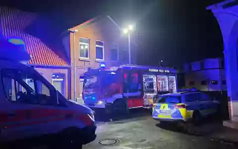 FW Celle: Drei Verletzte bei Brand in der Kirchstraße - Foto: presseportal.de