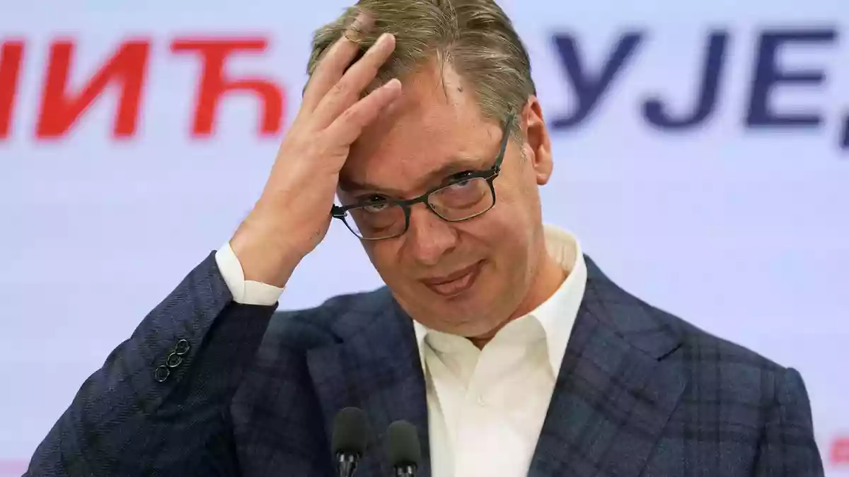 Nach 14 Jahren an der Macht gestand Aleksandar Vucic seine Niederlage ein.  - Bild: Darko Vojinovic/AP/dpa