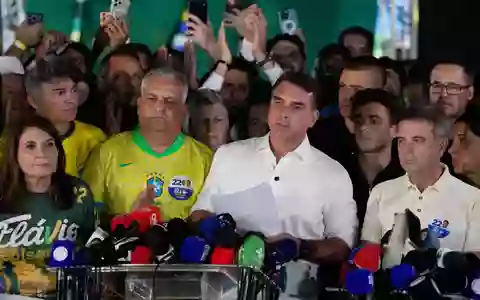 Flávio Bolsonaro will die Präsidentenwahl annullieren lassen. (Archivbild) - Foto: Eraldo Peres/AP/dpa