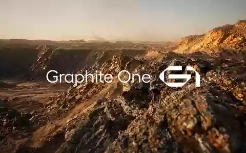 Weite arktische Landschaft mit mineralhaltigen Gesteinsschichten und rauen geologischen Texturen. - Foto: über boerse-global.de