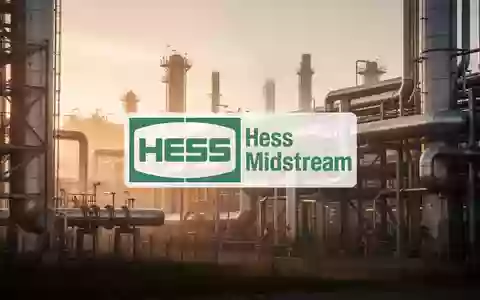 Moderne Energieinfrastruktur mit Pipelines bei Sonnenuntergang als Symbol für den Energiesektor - Foto: über boerse-global.de