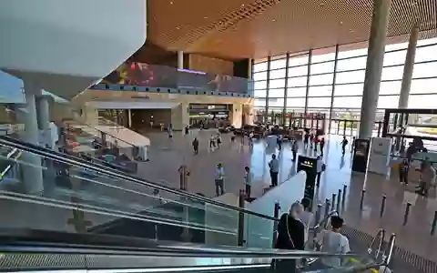 Der neue Flughafen nahm am Wochenende den Betrieb auf. - Foto: Gong Bing/XinHua/dpa