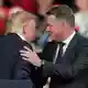 Trump und Audi-Chef Döllner bei der Wahlkampfveranstaltung. (Archivbild) - Bild: Mike Stewart/AP/dpa