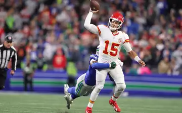 Quarterback-Star Patrick Mahomes hatte gegen Seattle einen schweren Stand. - Foto: Kevin Ng/FR172278 AP/AP/dpa