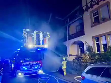 FW Weinheim: Erstinformation der Feuerwehr Weinheim Kellerbrand in Mehrparteienhaus in der Hildastraße - Foto: presseportal.de
