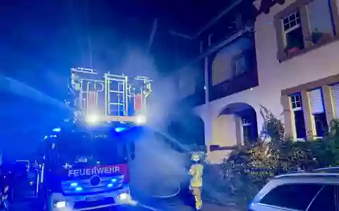 FW Weinheim: Erstinformation der Feuerwehr Weinheim Kellerbrand in Mehrparteienhaus in der Hildastraße - Foto: presseportal.de