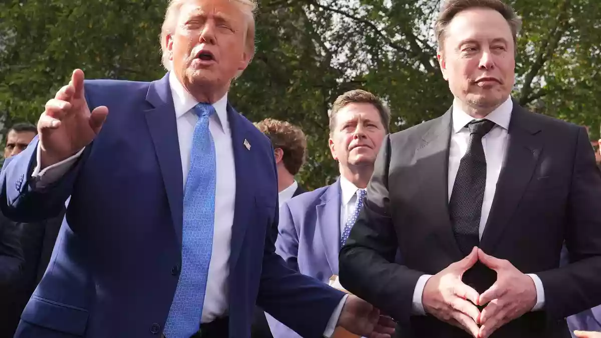 Auf die Unterstützung von Präsident Donald Trump (l.), hier mit Tech-Milliardär Elon Musk, kann sich die KI-Branche bisher verlassen. (Archivbild) - Bild: Alex Brandon/AP/dpa